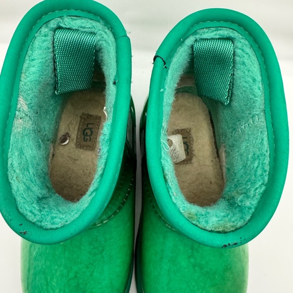 Ugh Classic Clear Mini II Youth Boots. Green. Size 12. Waterproof. Rain/Snow - Picture 4 of 6